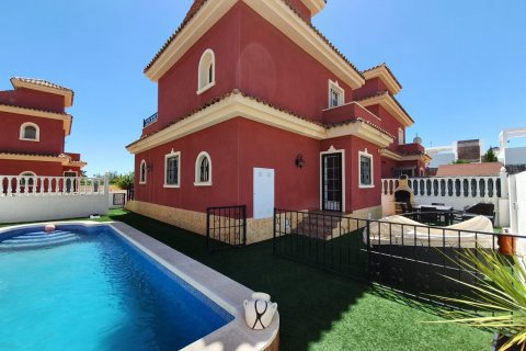 Huvila myytävänä La Zenia, Alicante, Espanja, 3 makuuhuonetta, 100 m2 No. 58420 - kuva 1