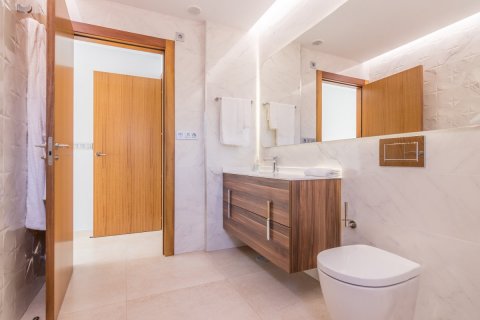 Huvila myytävänä Campoamor, Alicante, Espanja, 5 makuuhuonetta, 256 m2 No. 58546 - kuva 8