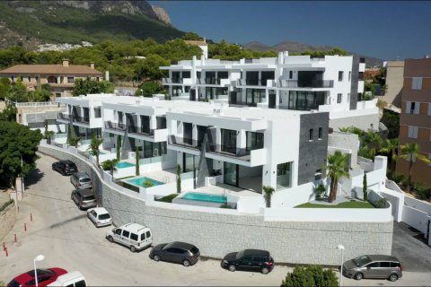 Kaupunkipientalo myytävänä Calpe, Alicante, Espanja, 3 makuuhuonetta, 346 m2 No. 58172 - kuva 1