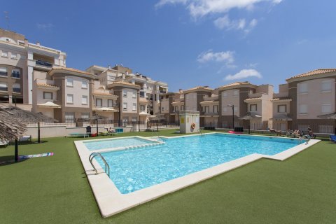 Huoneisto myytävänä Santa Pola, Alicante, Espanja, 3 makuuhuonetta, 84 m2 No. 58090 - kuva 2