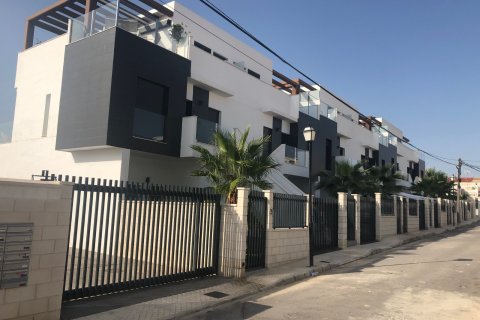 Kaupunkipientalo myytävänä Campoamor, Alicante, Espanja, 3 makuuhuonetta, 82 m2 No. 58566 - kuva 9