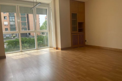 Huoneisto myytävänä Madrid, Espanja, 3 makuuhuonetta, 128 m2 No. 60159 - kuva 1