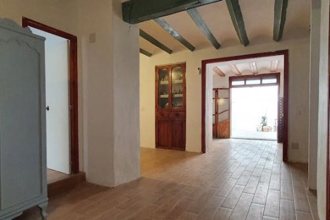 Talo myytävänä La Pobla de Vallbona, Valencia, Espanja, 3 makuuhuonetta, 250 m2 No. 60700 - kuva 2