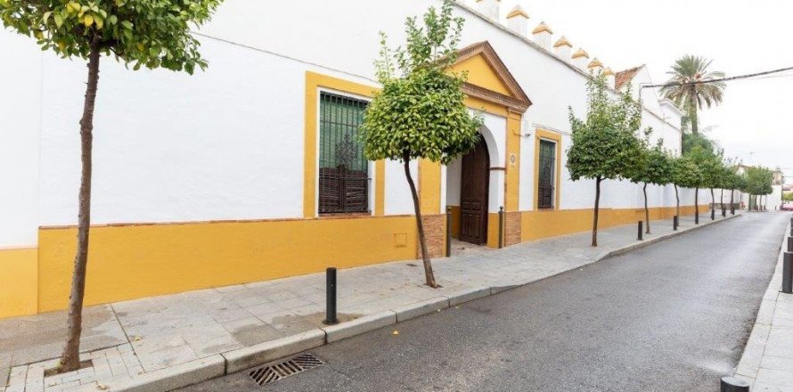 Huvila Umbrete, Seville, Espanja 8 makuuhuonetta, 962 m2 No. 62292