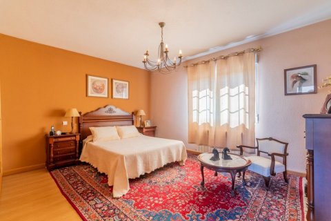 Huvila myytävänä Las Rozas de Madrid, Madrid, Espanja, 7 makuuhuonetta, 405 m2 No. 62018 - kuva 21