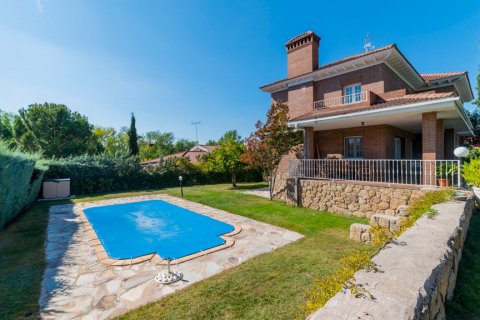 Huvila myytävänä Las Rozas de Madrid, Madrid, Espanja, 7 makuuhuonetta, 405 m2 No. 62018 - kuva 8