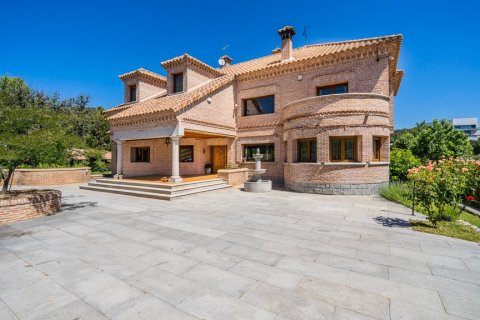 Huvila myytävänä Las Rozas de Madrid, Madrid, Espanja, 4 makuuhuonetta, 705 m2 No. 62120 - kuva 12