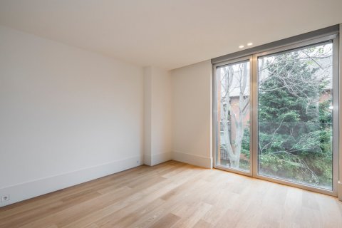 Huvila myytävänä Madrid, Espanja, 5 makuuhuonetta, 376 m2 No. 62377 - kuva 9