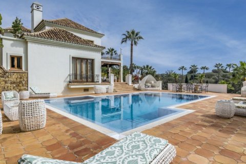 Huvila myytävänä El Paraiso, Alicante, Espanja, 16 makuuhuonetta, 890.28 m2 No. 62035 - kuva 3