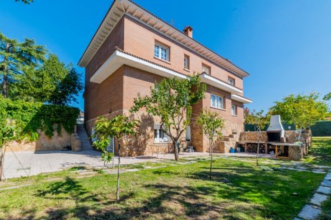 Huvila myytävänä Las Rozas de Madrid, Madrid, Espanja, 7 makuuhuonetta, 405 m2 No. 62018 - kuva 4