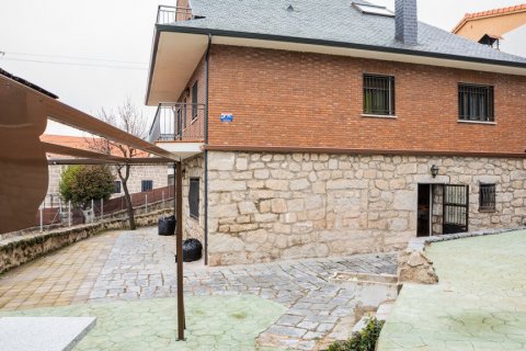 Huvila myytävänä El Boalo, Madrid, Espanja, 7 makuuhuonetta, 311 m2 No. 62042 - kuva 24