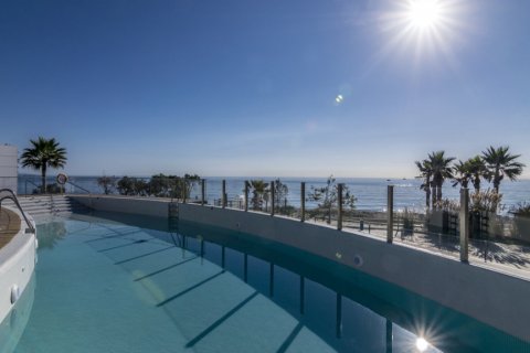 Huoneisto myytävänä Estepona, Malaga, Espanja, 2 makuuhuonetta, 121.28 m2 No. 61426 - kuva 17