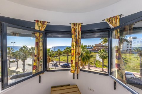 Kaupunkipientalo myytävänä Cabo Roig, Alicante, Espanja, 4 makuuhuonetta, 120 m2 No. 60776 - kuva 2