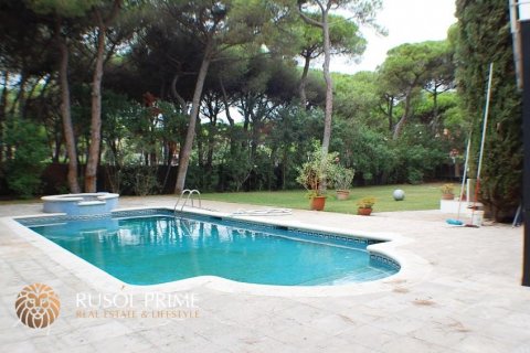 Villa à vendre à Castelldefels, Barcelona, Espagne, 6 chambres, 426 m2 No. 8810 - photo 1