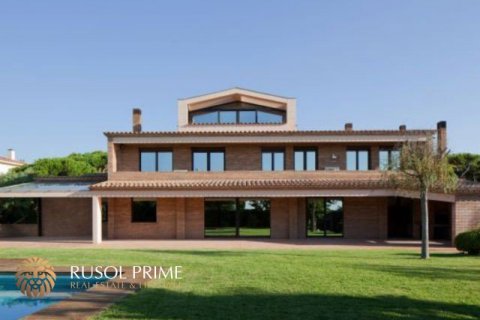 Villa à vendre à Gava, Barcelona, Espagne, 7 chambres, 832 m2 No. 8554 - photo 1