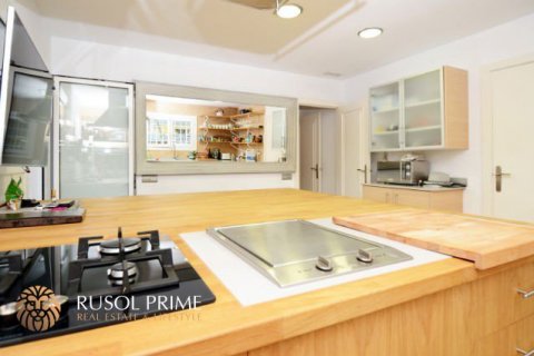 Villa à vendre Castelldefels, Barcelona, Espagne, 5 chambres, 320 m2 No. 8846 - photo 3