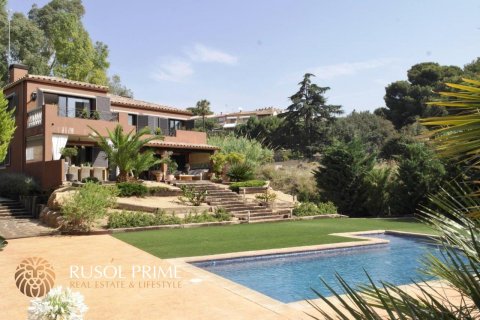 Villa à vendre à Sant Andreu de Llavaneres, Barcelona, Espagne, 8 chambres, 511 m2 No. 8832 - photo 1