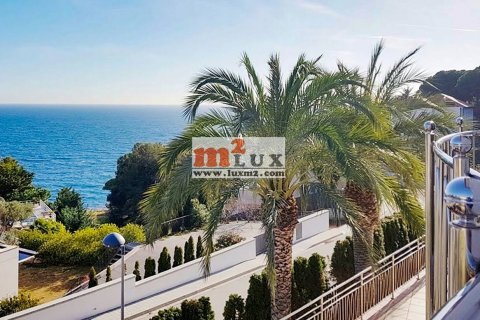Villa à vendre à Lloret de Mar, Girona, Espagne, 3 chambres, 369 m2 No. 16687 - photo 27
