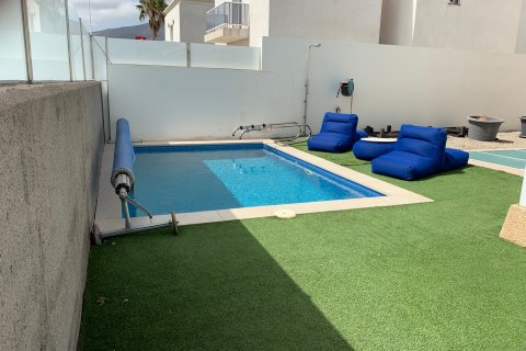 Villa à vendre à Adeje, Tenerife, Espagne, 4 chambres, 232 m2 No. 18405 - photo 3