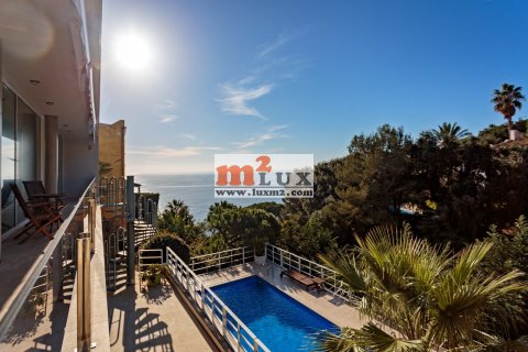 Villa à vendre à Lloret de Mar, Girona, Espagne, 4 chambres, 281 m2 No. 16791 - photo 1