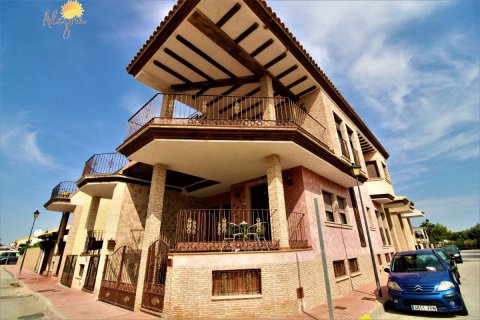 Villa à vendre à Daya Nueva, Alicante, Espagne, 6 chambres, 304 m2 No. 13116 - photo 1