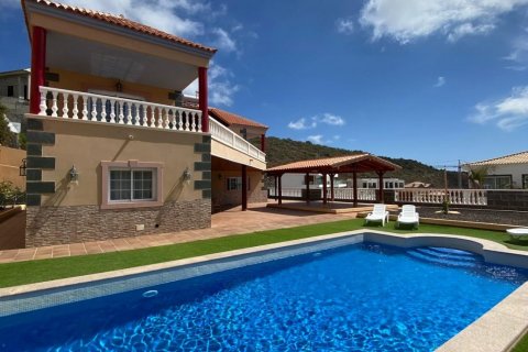 Villa à vendre à Torviscas, Tenerife, Espagne, 4 chambres, 246 m2 No. 18410 - photo 1