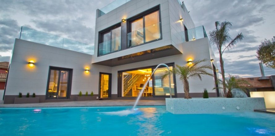 Villa à La Zenia, Alicante, Espagne 157 m2 No. 12745