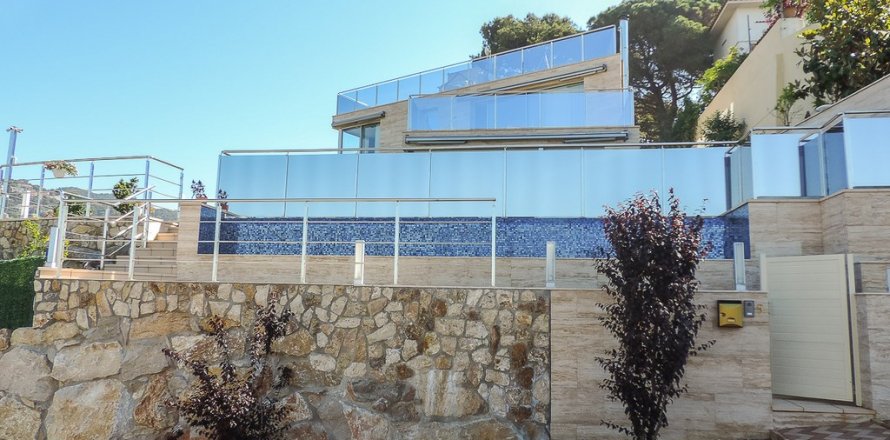 Villa à Lloret de Mar, Girona, Espagne 5 chambres, 356 m2 No. 16027