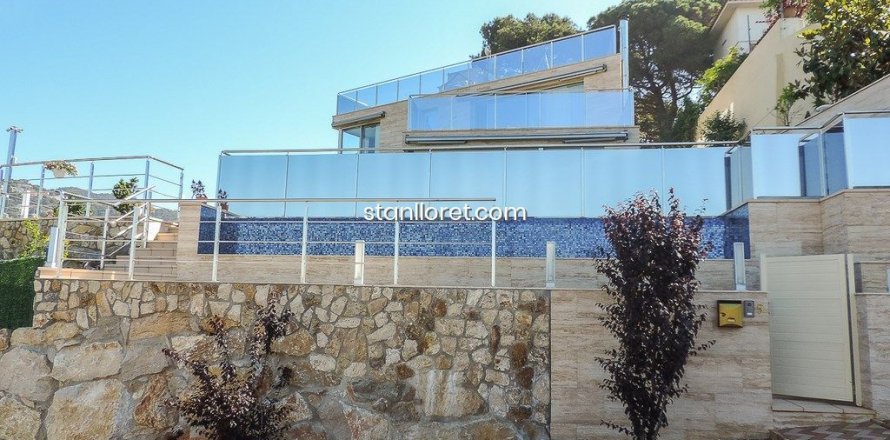 Villa à Lloret de Mar, Girona, Espagne 5 chambres, 356 m2 No. 21187