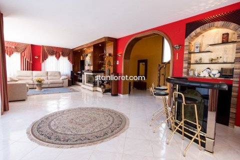 Villa à vendre à Blanes, Girona, Espagne, 4 chambres, 455 m2 No. 21184 - photo 18