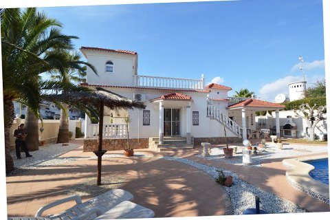 Villa à vendre La Zenia, Alicante, Espagne, 3 chambres, 180 m2 No. 19368 - photo 4