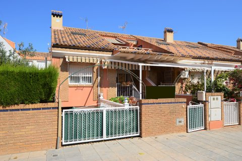 Townhouse à vendre à Torre de la Horadada, Alicante, Espagne, 4 chambres, 92 m2 No. 19394 - photo 1