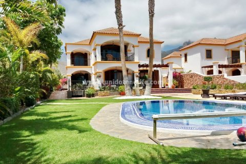 Villa à vendre à Torviscas, Tenerife, Espagne, 5 chambres, 512 m2 No. 24517 - photo 1