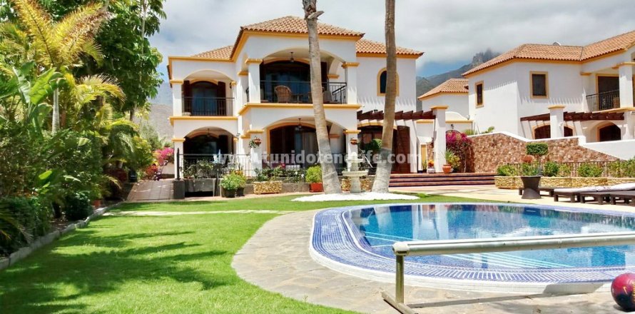 Villa à Torviscas, Tenerife, Espagne 5 chambres, 512 m2 No. 24517
