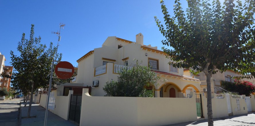 Townhouse à Torre de la Horadada, Alicante, Espagne 2 chambres, 91 m2 No. 19280