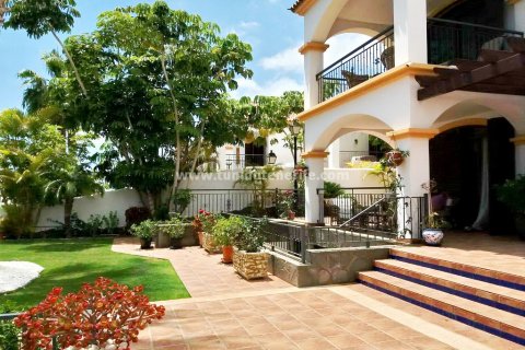Villa à vendre à Torviscas, Tenerife, Espagne, 5 chambres, 512 m2 No. 24517 - photo 4