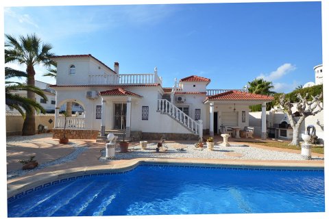 Villa à vendre La Zenia, Alicante, Espagne, 3 chambres, 180 m2 No. 19368 - photo 2