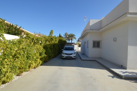 Villa à vendre Cabo Roig, Alicante, Espagne, 3 chambres, 124 m2 No. 19371 - photo 7