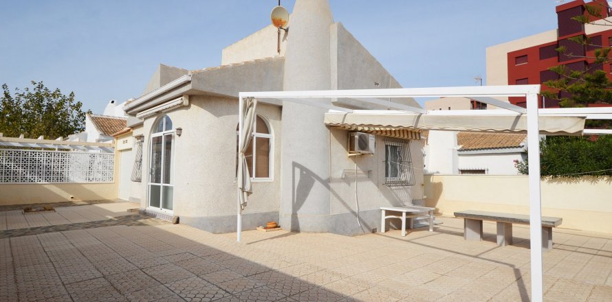 Villa à Mil Palmeras, Alicante, Espagne 2 chambres, 90 m2 No. 19292