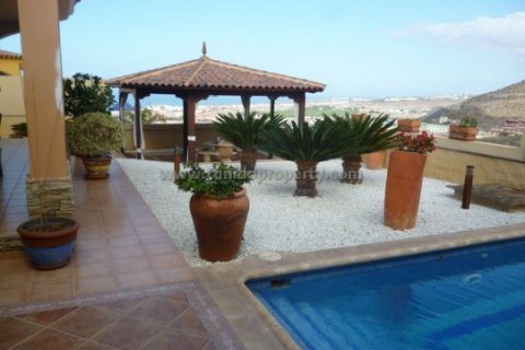 Villa à vendre à Torviscas, Tenerife, Espagne, 4 chambres, 400 m2 No. 24286 - photo 3
