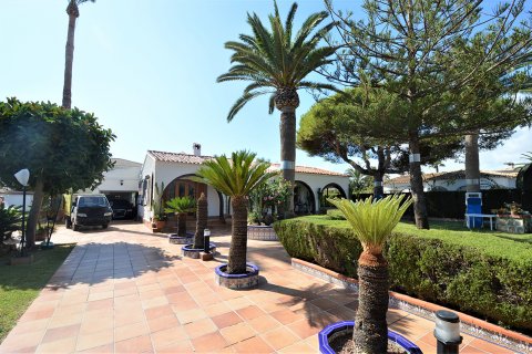 Villa à vendre La Zenia, Alicante, Espagne, 4 chambres, 220 m2 No. 19354 - photo 4
