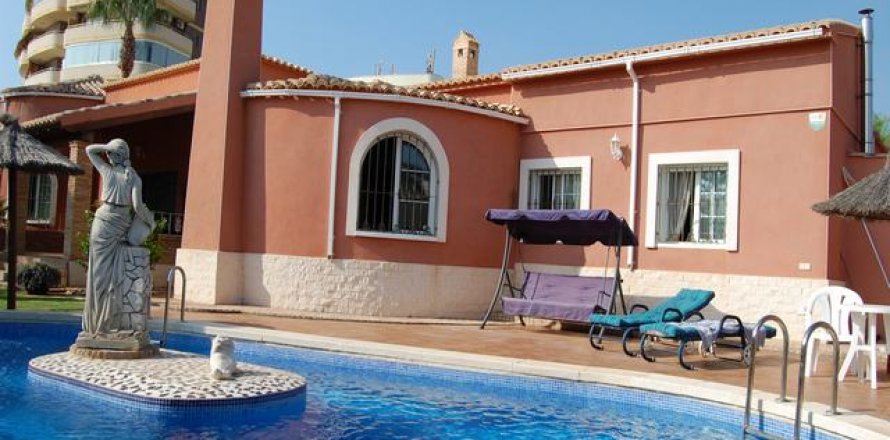 Villa La Zenia, Alicante, Espagne 4 chambres, 317 m2 No. 19174