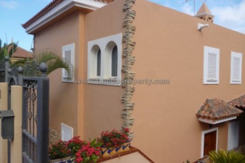 Villa à vendre à Torviscas, Tenerife, Espagne, 4 chambres, 400 m2 No. 24286 - photo 12