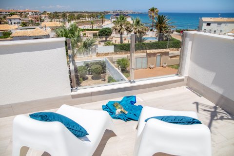 Villa à vendre à Playa Flamenca II, Alicante, Espagne, 4 chambres, 150 m2 No. 19346 - photo 1
