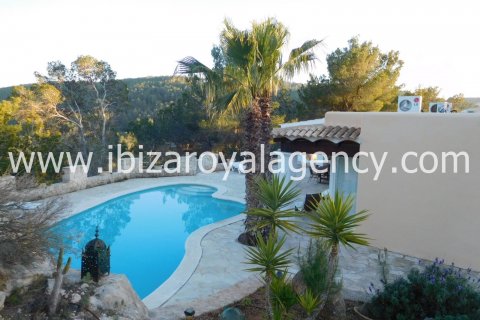 Villa à louer à Sant Miquel de Balansat, Ibiza, Espagne, 3 chambres, 250 m2 No. 30889 - photo 1