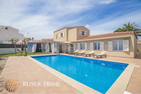 Villa à vendre à Mahon, Menorca, Espagne, 5 chambres, 352 m2 No. 39000 - photo 1