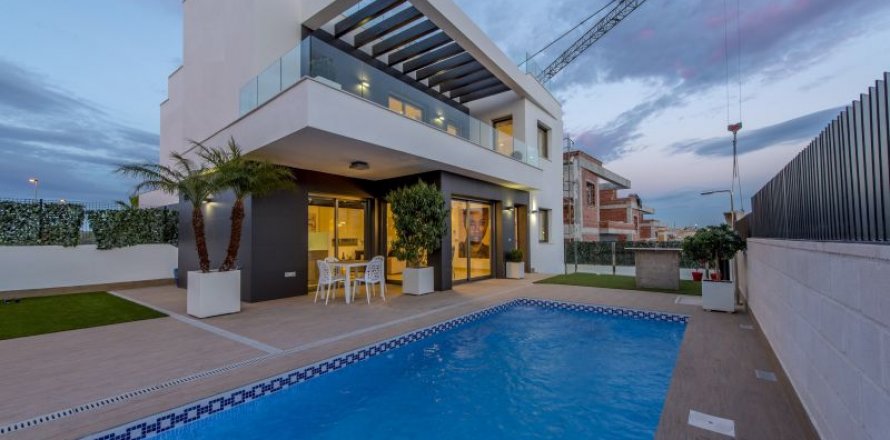 Villa à Campoamor, Alicante, Espagne 3 chambres, 140 m2 No. 42413