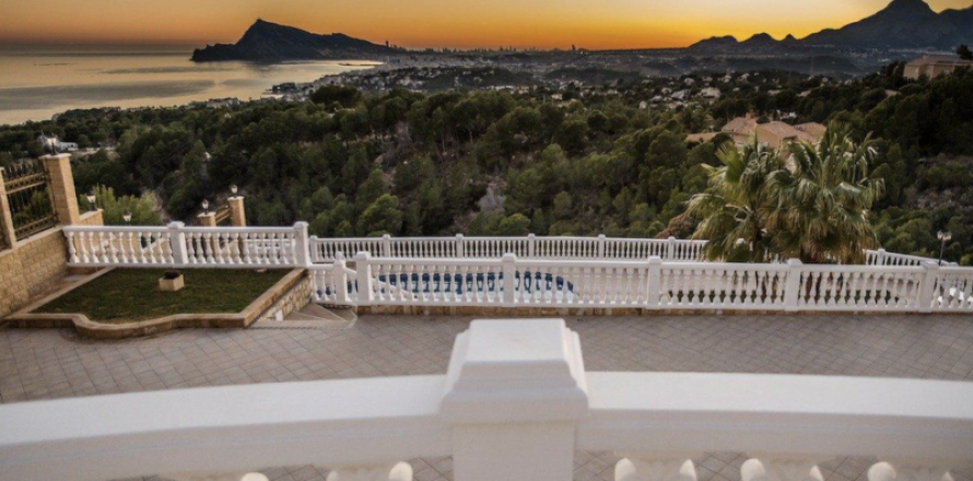 Villa à Alicante, Espagne 11 chambres, 1.83 m2 No. 41594