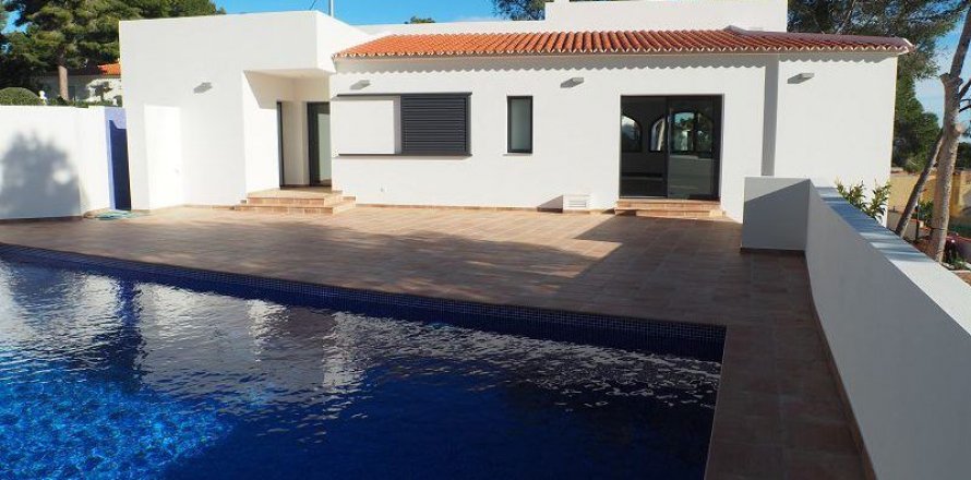 Villa à Benissa, Alicante, Espagne 4 chambres, 180 m2 No. 45215