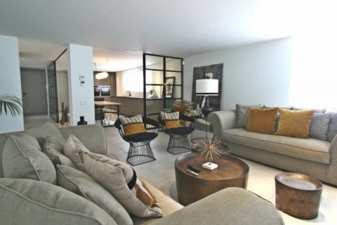 Villa à vendre à Alicante, Espagne, 4 chambres, 380 m2 No. 43492 - photo 8